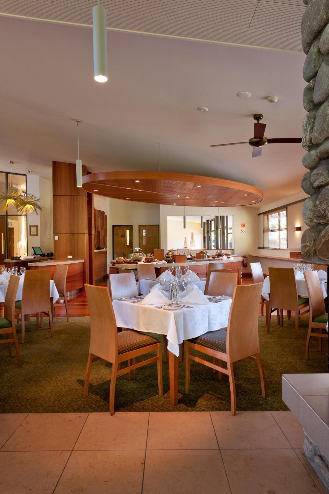 Legacy Te Waonui Hotel Франц Джоузеф Екстериор снимка